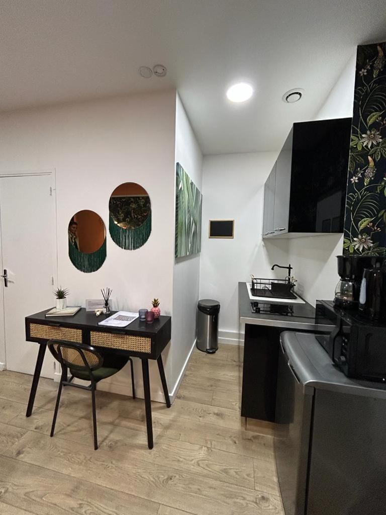 Stylish Modern Studio Apartment Παρίσι Εξωτερικό φωτογραφία